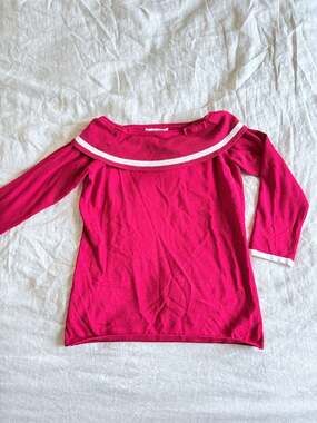 Design History Off The Shoulder Sweater Size M Red White Trim Bow Knit Top